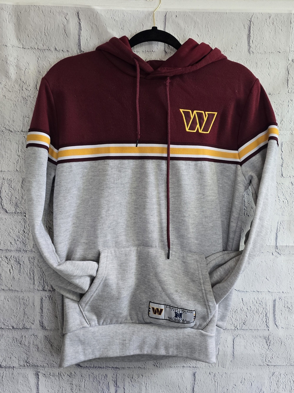 NFL Team Apparel Women's Washington Football Team Hoodie - Picture 2 of 15